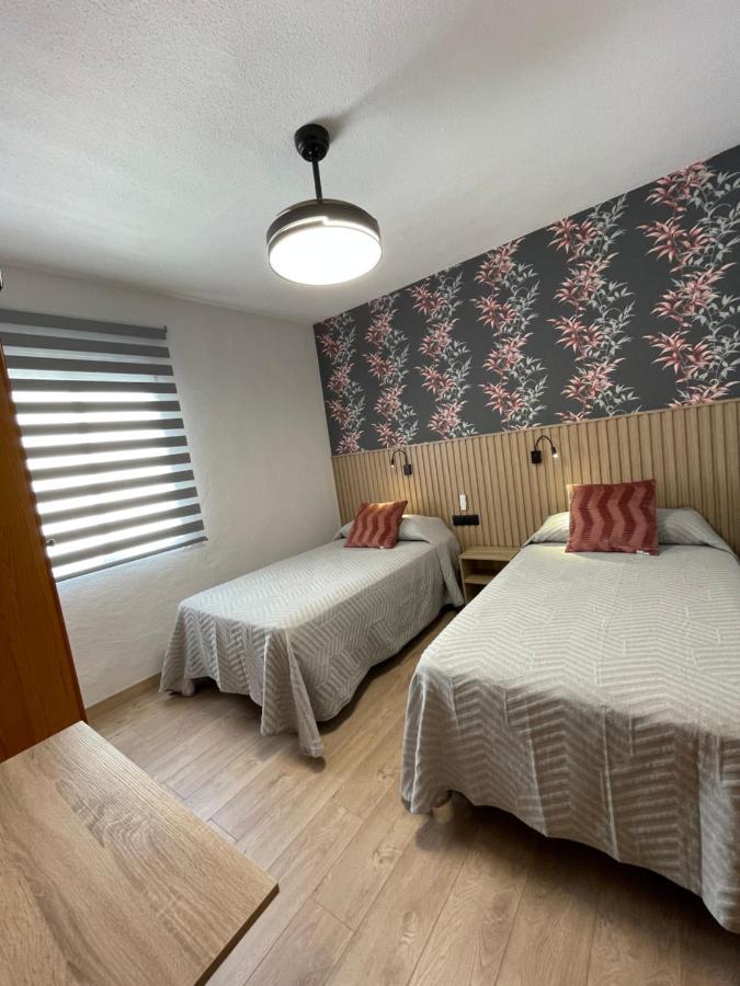 Hostal Calderon De La Barca Zalamea de la Serena Bagian luar foto