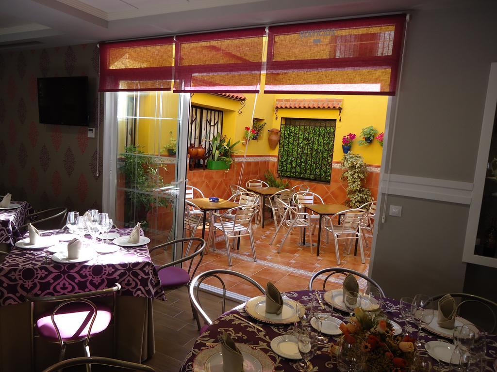 Hostal Calderon De La Barca Zalamea de la Serena Bagian luar foto